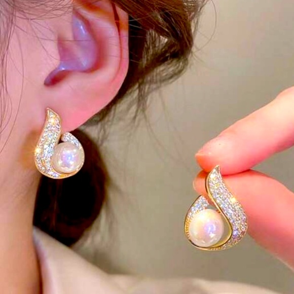 Cubic Zirconia Pearl Earrings - Picture 2 of 8